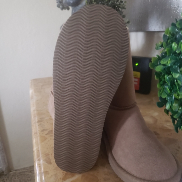 American Eagles boots - Picture 2 of 2